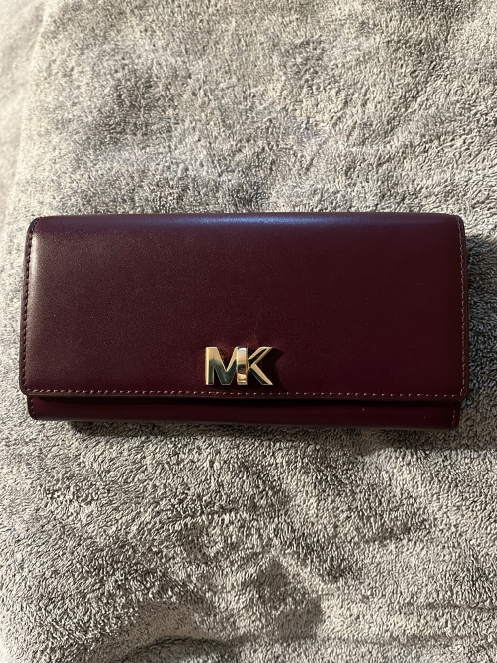 Michael Kors Mott Leather Burgundy Wallet Twist Lock Closure